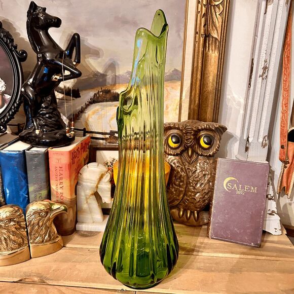 L.E. Smith Simplicity Swung Vase - 21.25" Tall Avocado Green Stretch Floor Vase - Picture 6 of 6